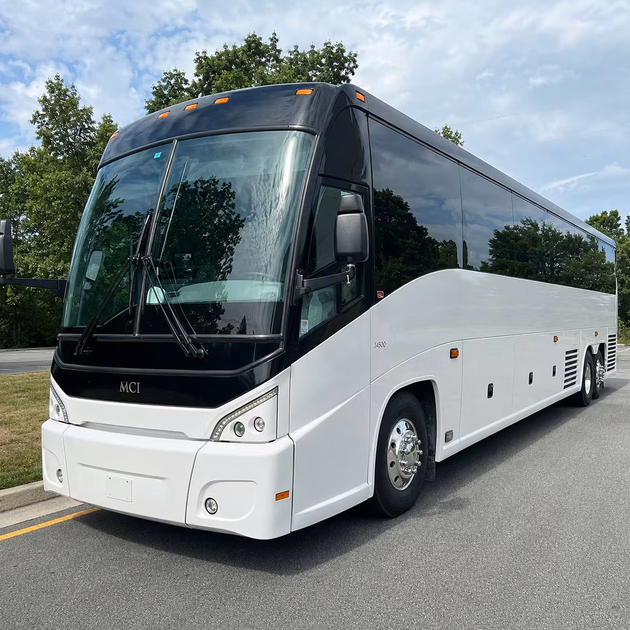 for quick and easy youth group transportation in clarksville coachbusclarksville com has you covered
