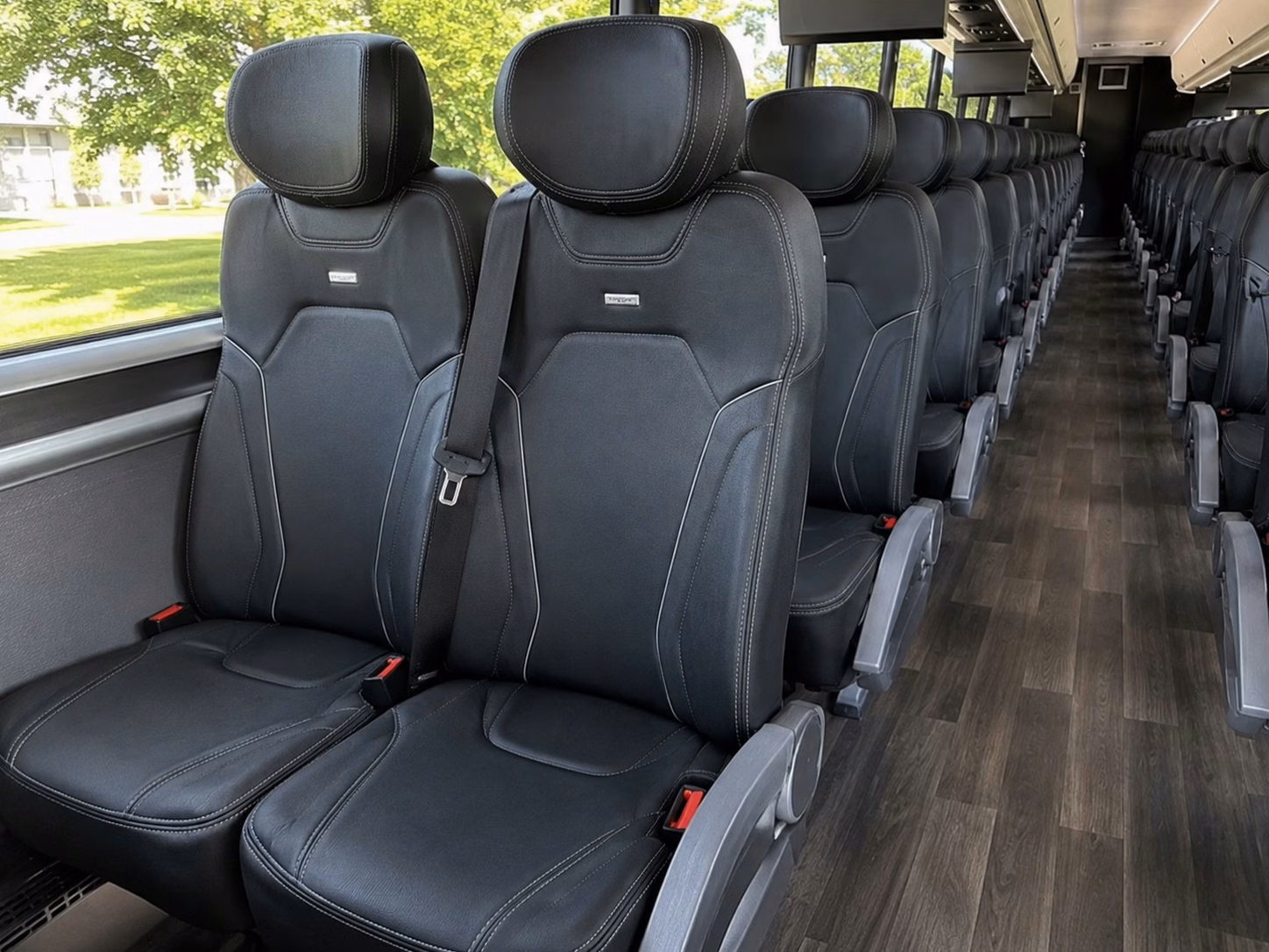 it s easy to find wedding transportation for every part of your big weekend in clarksville