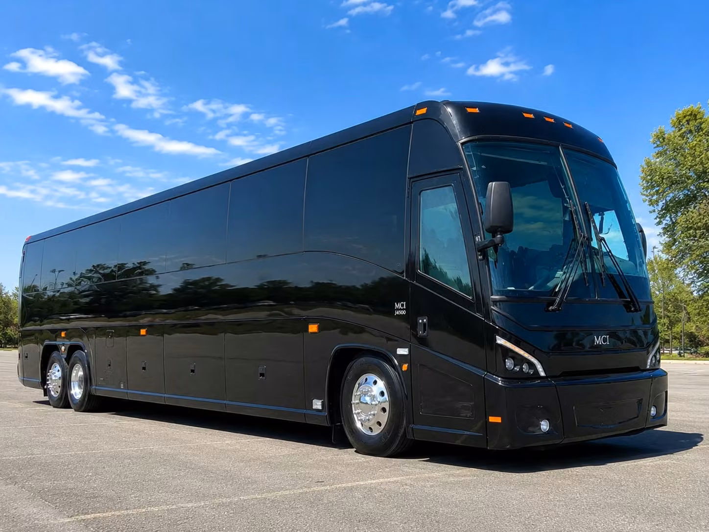 why clarksville schools and youth groups choose coachbusclarksville com for field trip transportation
